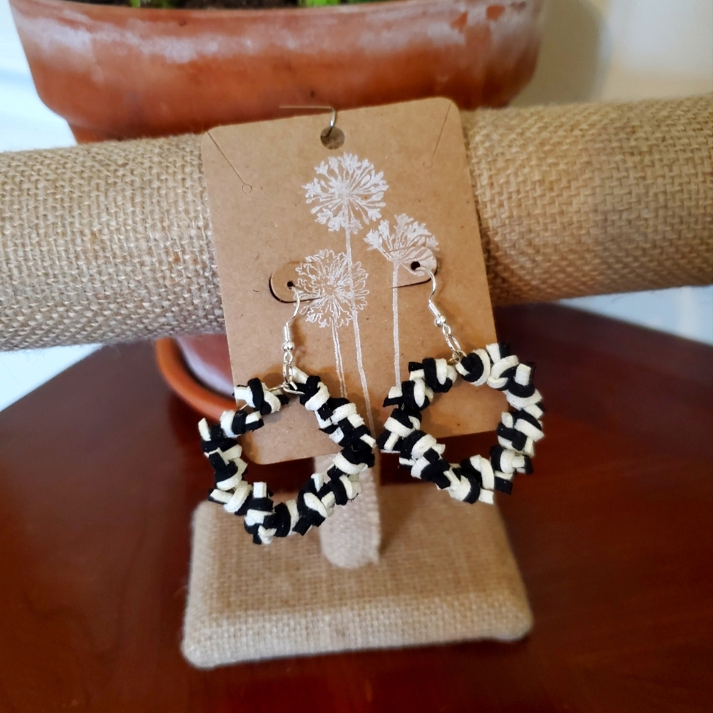 Leather knotted earrings
